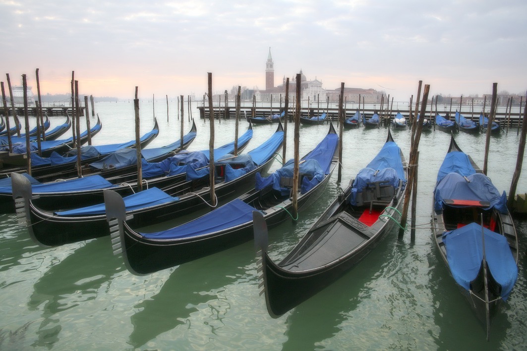 Gondeln . Venedig, I